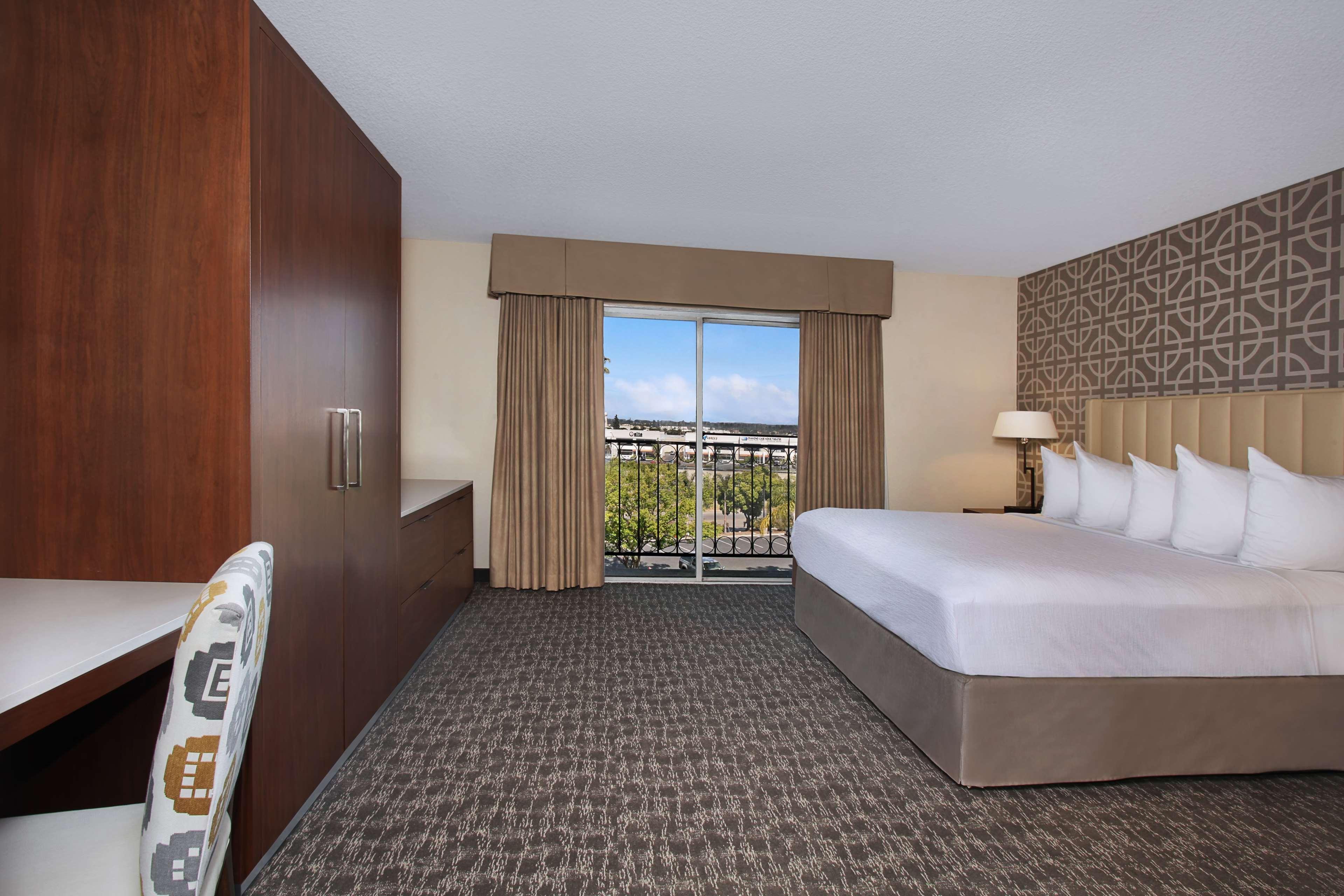 Embassy Suites By Hilton Anaheim North Екстериор снимка