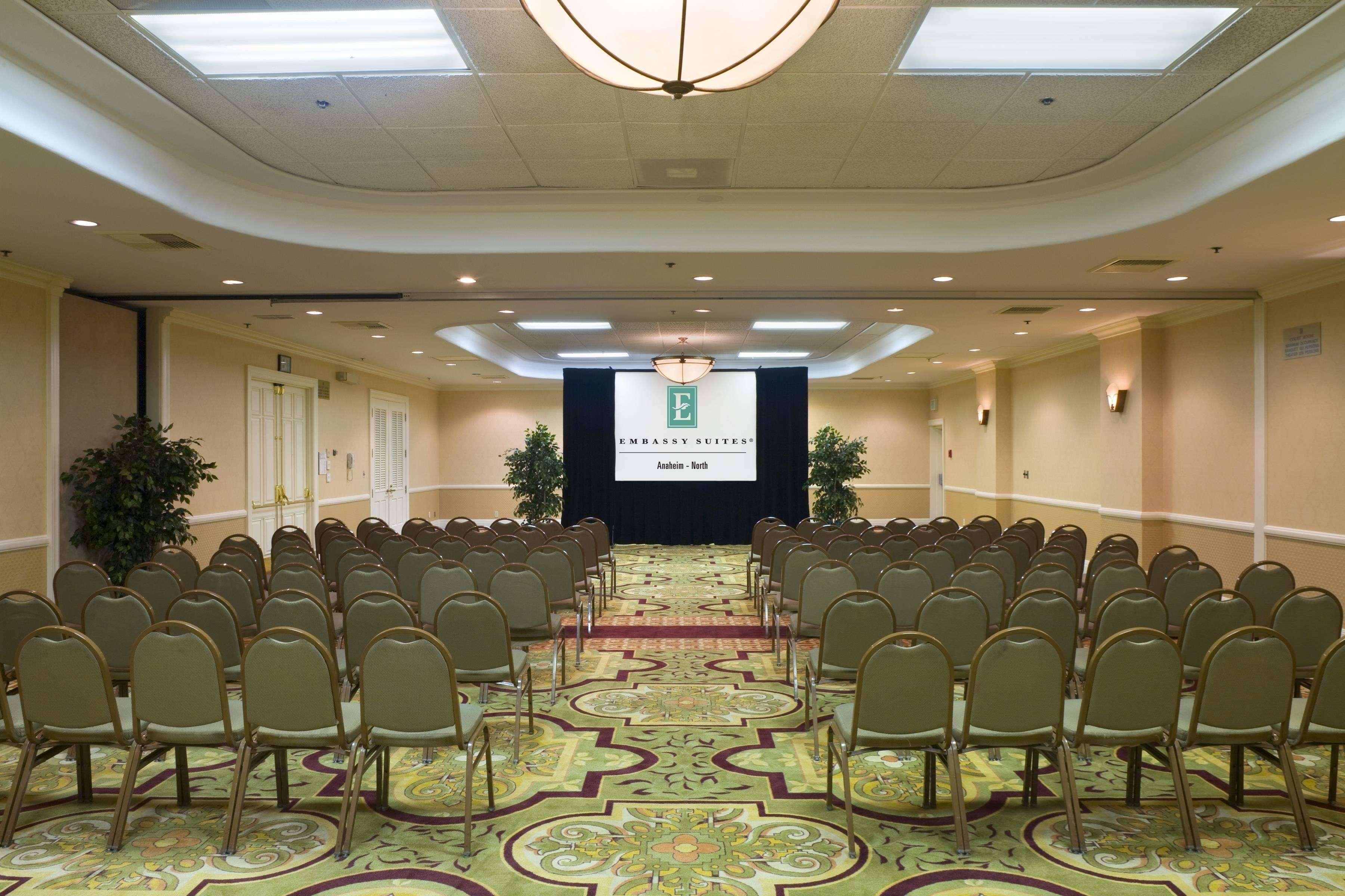 Embassy Suites By Hilton Anaheim North Екстериор снимка